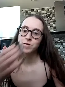 Snapshot of MartiniiSelenna chatting on 03/22/25, 10:06 MartiniiSelenna online show from 03/22/25, 10:06