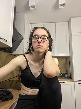 Snapshot of MartiniiSelenna chatting on 09/24/25, 05:47 MartiniiSelenna online show from 09/24/25, 05:47