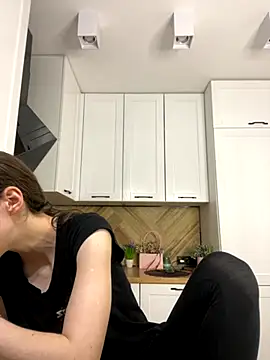 Snapshot of MartiniiSelenna chatting on 11/21/25, 06:45 MartiniiSelenna online show from 11/21/25, 06:45