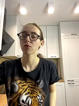 Snapshot of MartiniiSelenna chatting on 09/14/25, 05:52 MartiniiSelenna online show from 09/14/25, 05:52