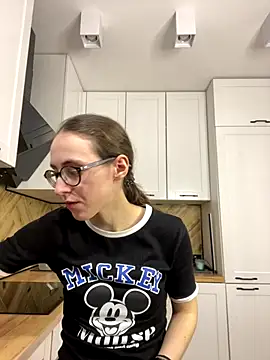 Snapshot of MartiniiSelenna chatting on 09/25/25, 05:57 MartiniiSelenna online show from 09/25/25, 05:57