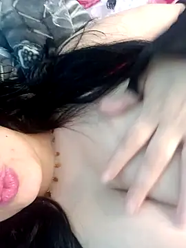 Snapshot of silina-25 chatting on 03/08/25, 05:33 silina-25 online show from 03/08/25, 05:33