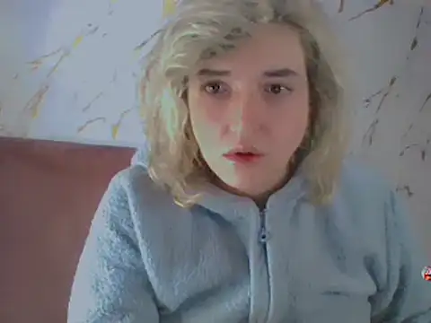 Snapshot of rawan_arab chatting on 03/22/25, 04:24 rawan arab online show from 03/22/25, 04:24