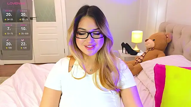 DaniellaMell online show from 10/17/25, 07:00