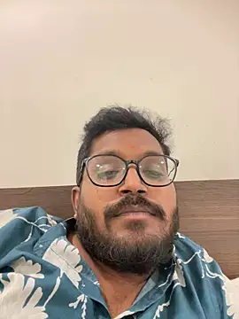 Snapshot of Yours_Teluguboii chatting on 02/14/26, 11:10 Yours Teluguboii online show from 02/14/26, 11:10