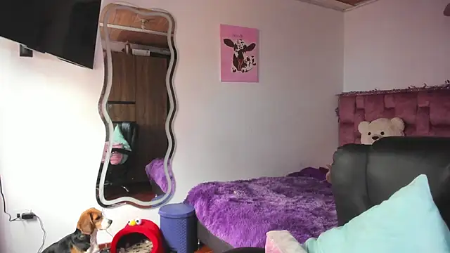 Snapshot of ladyrd1 chatting on 02/21/26, 09:06 ladyrd1 online show from 02/21/26, 09:06