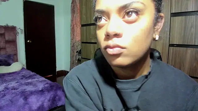 ladyrd1 online show from 04/13/26, 01:59