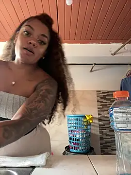 Snapshot of ladyrd1 chatting on 01/18/26, 08:23 ladyrd1 online show from 01/18/26, 08:23