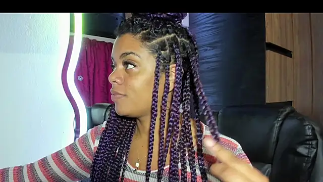 ladyrd1 online show from 11/16/25, 05:45