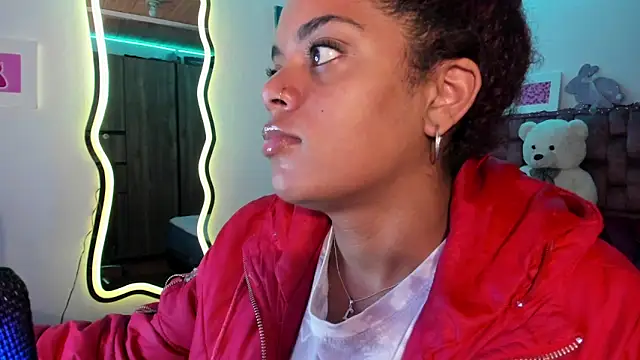 ladyrd1 online show from 02/23/25, 09:44