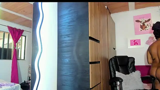 ladyrd1 online show from 11/02/25, 05:07