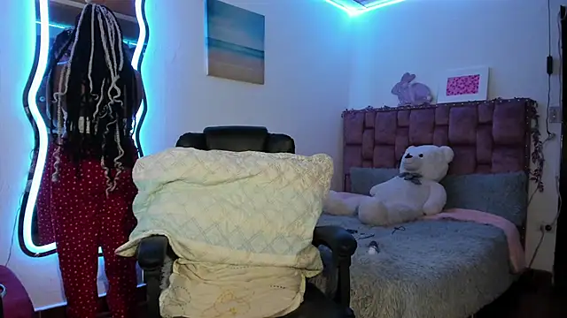 ladyrd1 online show from 03/21/25, 09:45