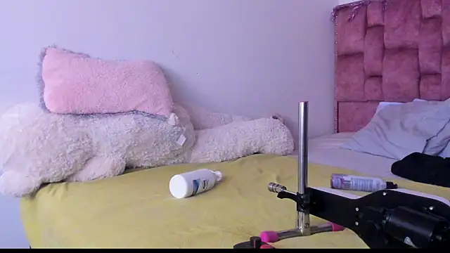 ladyrd1 online show from 09/10/25, 03:00