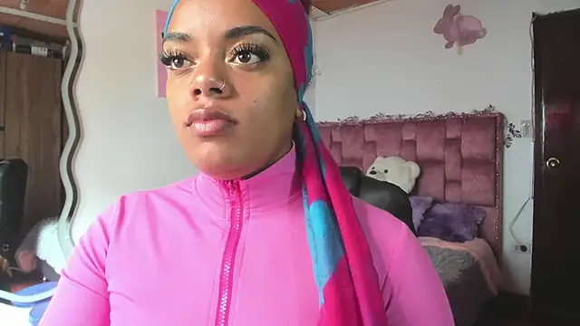 Snapshot of ladyrd1 chatting on 01/11/26, 07:43 ladyrd1 online show from 01/11/26, 07:43