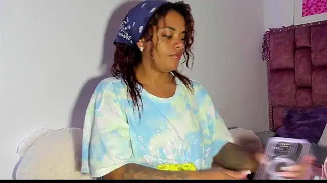 ladyrd1 online show from 09/22/25, 03:56