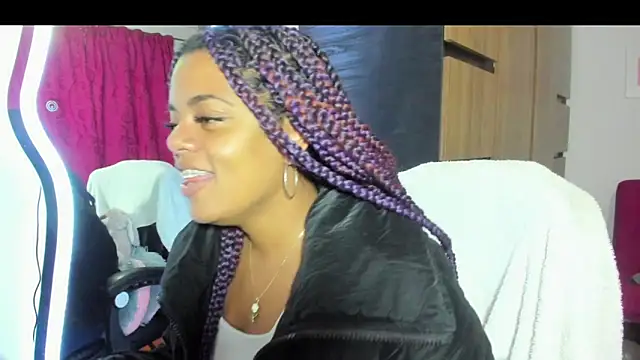 ladyrd1 online show from 11/20/25, 03:51