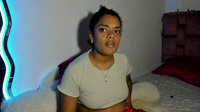 ladyrd1 online show from 03/14/26, 04:07