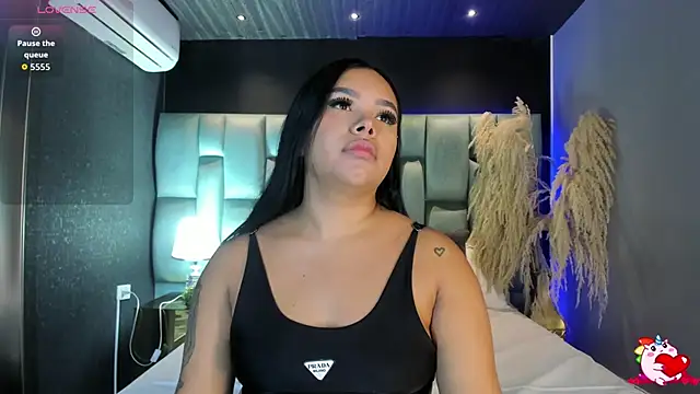 Snapshot of MarianaGarciaa__ chatting on 06/19/26, 07:20 MarianaGarciaa online show from 06/19/26, 07:20