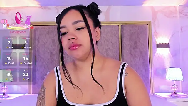 MarianaGarciaa   online show from 10/11/25, 12:06