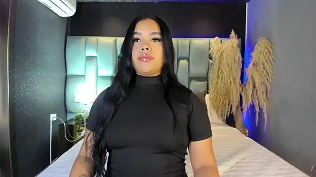 Snapshot of MarianaGarciaa__ chatting on 06/15/26, 07:02 MarianaGarciaa online show from 06/15/26, 07:02