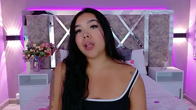 MarianaGarciaa   online show from 12/02/25, 07:15