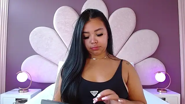 Snapshot of MarianaGarciaa__ chatting on 05/07/26, 07:06 MarianaGarciaa online show from 05/07/26, 07:06
