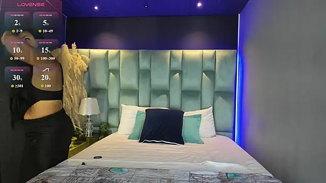 MarianaGarciaa   online show from 09/10/25, 11:31