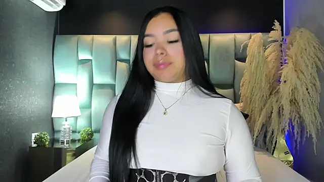 MarianaGarciaa   online show from 04/14/26, 07:30