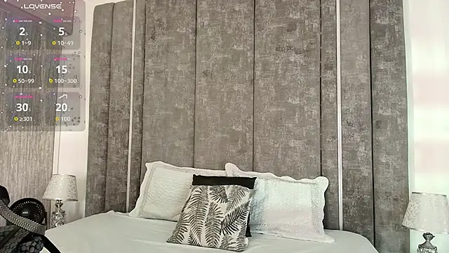 MarianaGarciaa   online show from 11/27/25, 07:03