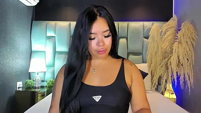 Snapshot of MarianaGarciaa__ chatting on 04/17/26, 07:17 MarianaGarciaa online show from 04/17/26, 07:17