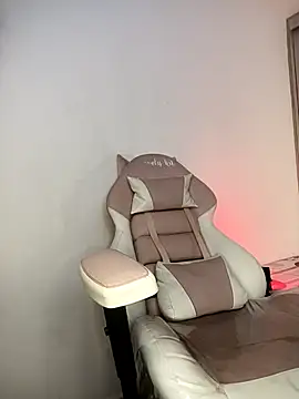 lovely kitt online show from 03/23/25, 12:47