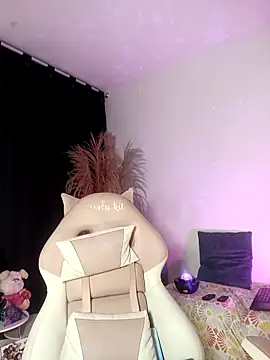 lovely kitt online show from 10/24/25, 02:10