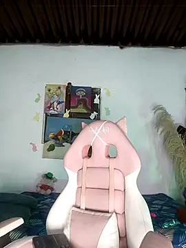 lovely kitt online show from 04/11/26, 03:14