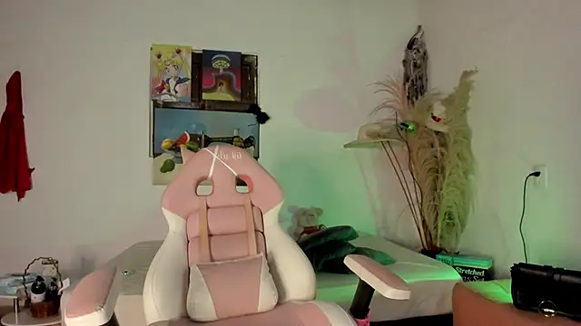 lovely kitt online show from 03/06/26, 01:22