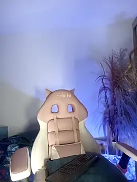 lovely kitt online show from 11/16/25, 12:48