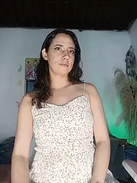 Snapshot of lovely_kitt chatting on 06/05/26, 04:50 lovely kitt online show from 06/05/26, 04:50