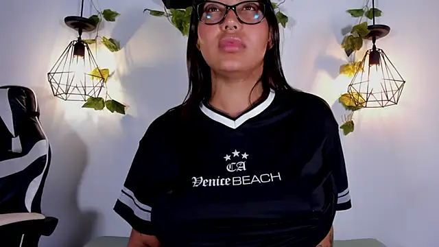 melanieecox online show from 05/05/26, 12:24