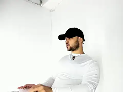 Sebas-hott online show from 10/19/25, 10:34