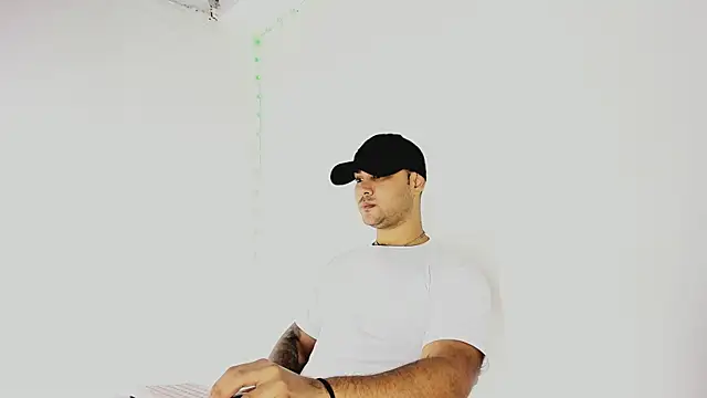 Sebas-hott online show from 09/25/25, 11:00