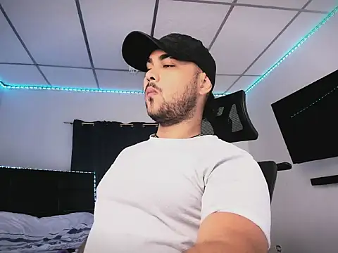 Sebas-hott online show from 02/06/26, 10:28