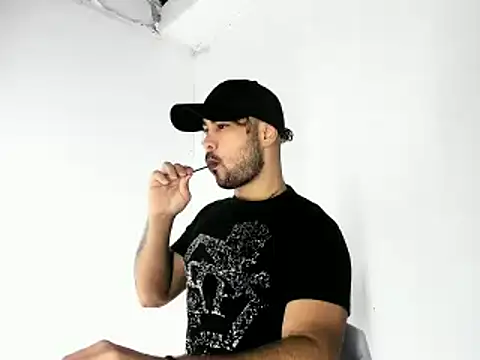 Sebas-hott online show from 10/18/25, 10:23