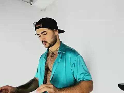 Sebas-hott online show from 11/06/25, 09:30