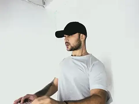 Sebas-hott online show from 10/11/25, 10:33