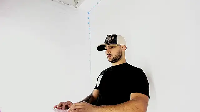 Sebas-hott online show from 09/13/25, 09:48