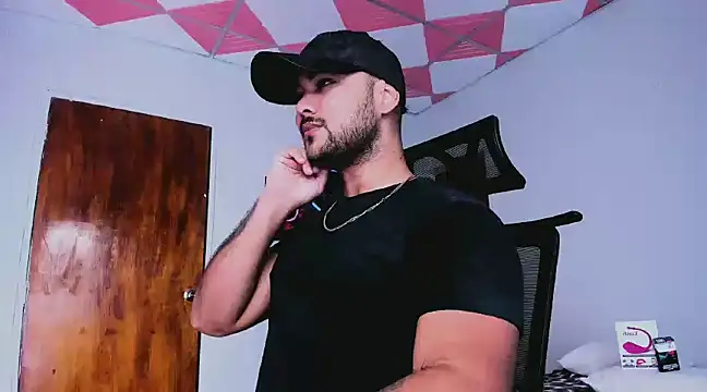 Sebas-hott online show from 02/06/25, 02:44