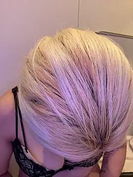 Rei1216xo online show from 03/26/26, 04:22