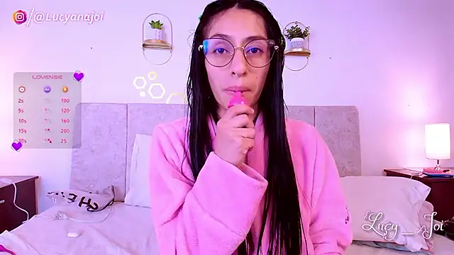 Snapshot of Lucy_joi chatting on 01/13/26, 03:43 Lucy joi online show from 01/13/26, 03:43