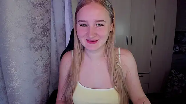 Snapshot of KeiraNight chatting on 09/21/25, 02:17 KeiraNight online show from 09/21/25, 02:17