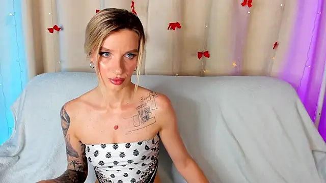 AlinaLovelyX online show from 06/28/26, 01:23