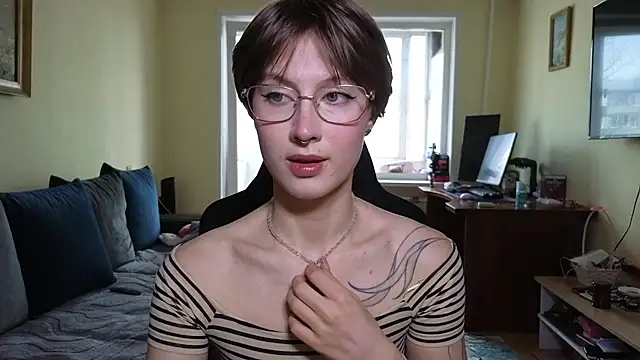 MalvinaBlum online show from 04/19/26, 04:24